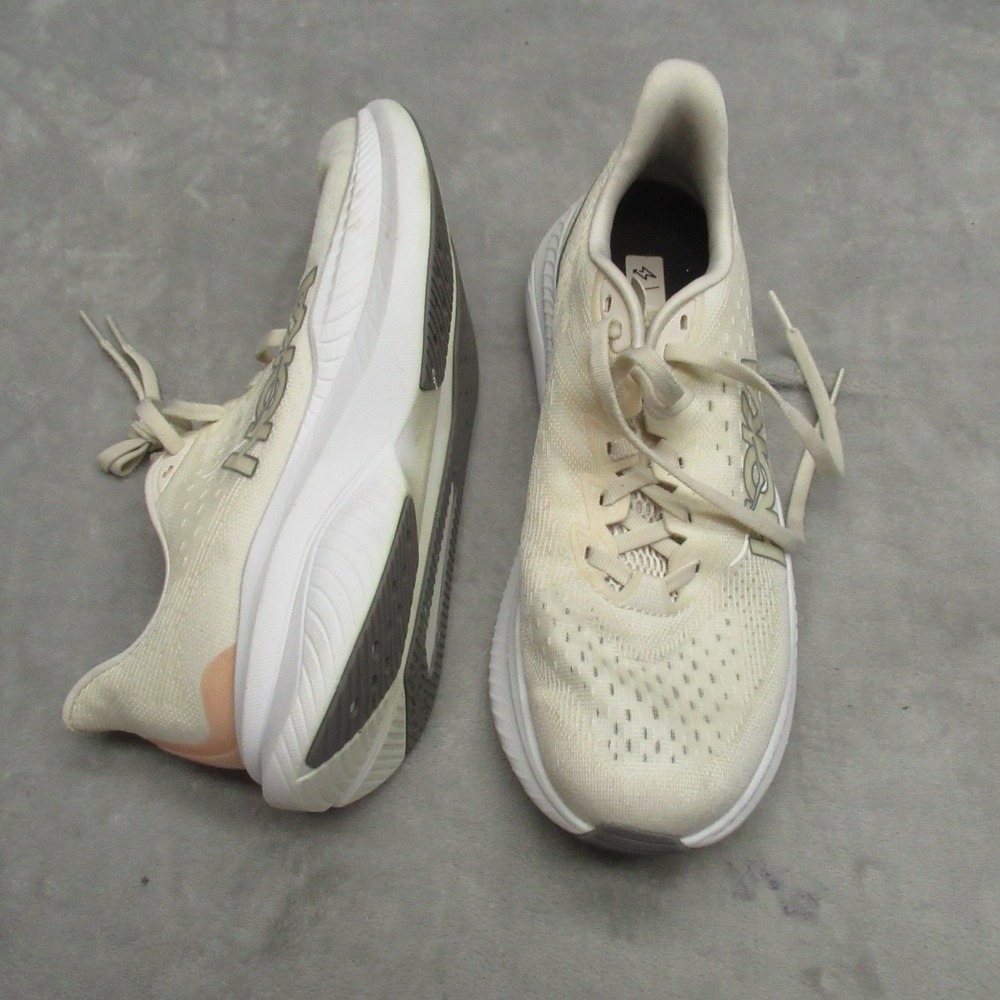 Hoka Womens 8.5B Mach Running Shoes Cream Athletic Sneakers Lightweight Gym Yoga